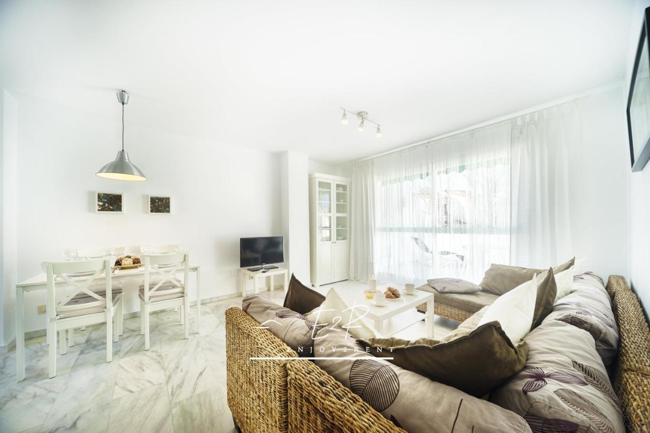 Enjoy2rent Fantastic Apartment, Lunamar Apartament Marbella